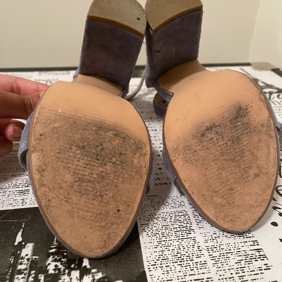 Blue Suede Steve Madden Carson Heel - Picture 2 of 3